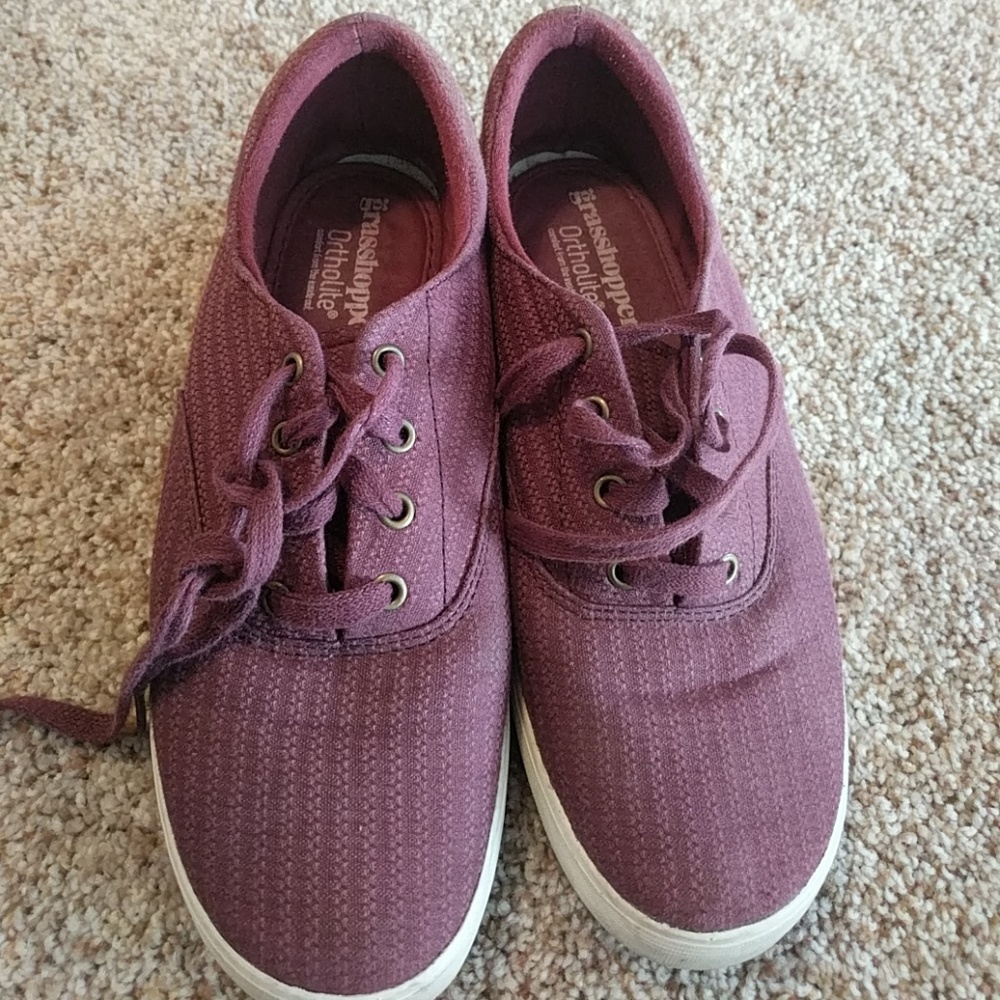 Grasshopper ortholte tennis shoes
